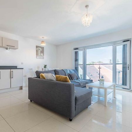 Ferienwohnung The Penthouse @ Waterside Grange Slough Exterior foto