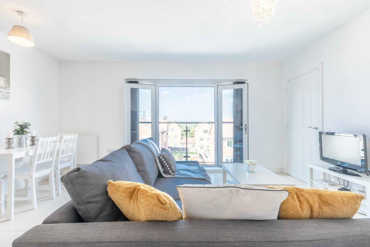 Ferienwohnung The Penthouse @ Waterside Grange Slough Exterior foto