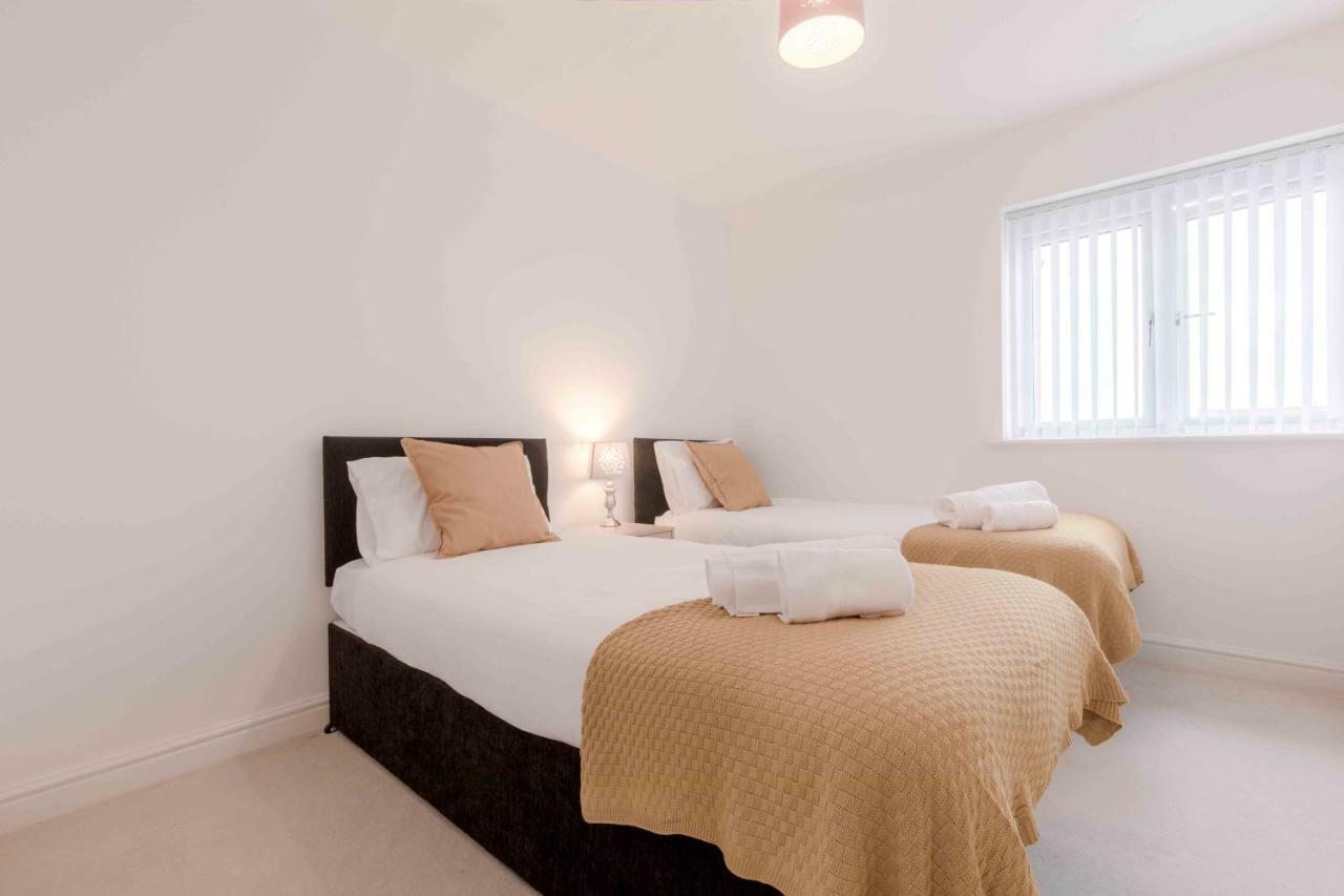 Ferienwohnung The Penthouse @ Waterside Grange Slough Exterior foto
